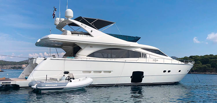 Ferretti 731
