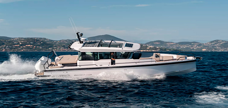 Axopar 37 XC Cabin