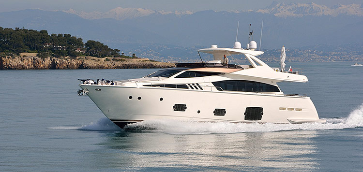 Ferretti 800