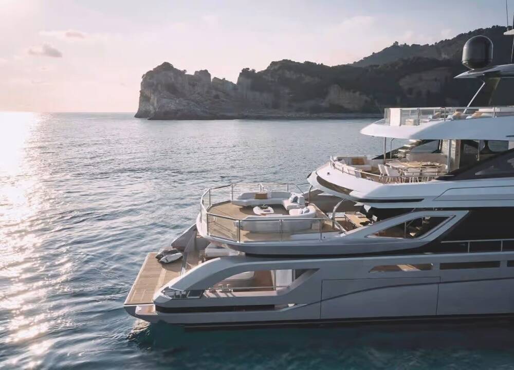 Azimut Grande Trideck. Три палубы + 1