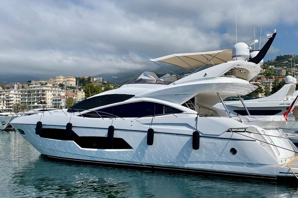Экстерьер Sunseeker 80 Sport Yacht 2014