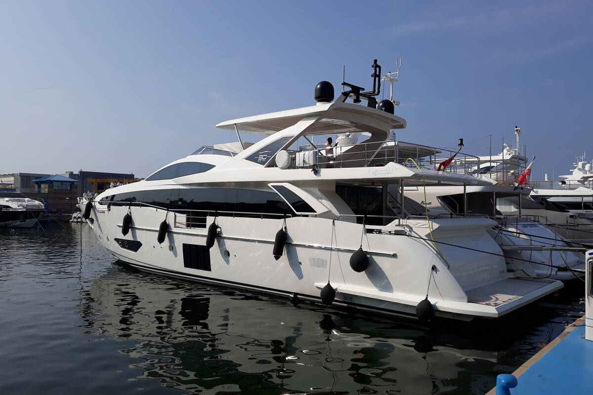 Экстерьер Azimut Grande 30 METRI <br/> M/Y SUN&SEA 2018