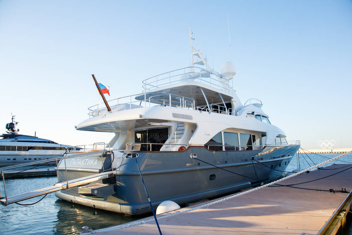 Экстерьер Benetti Tradition 100  M/Y "GALAKTIKA SKAY" 2009