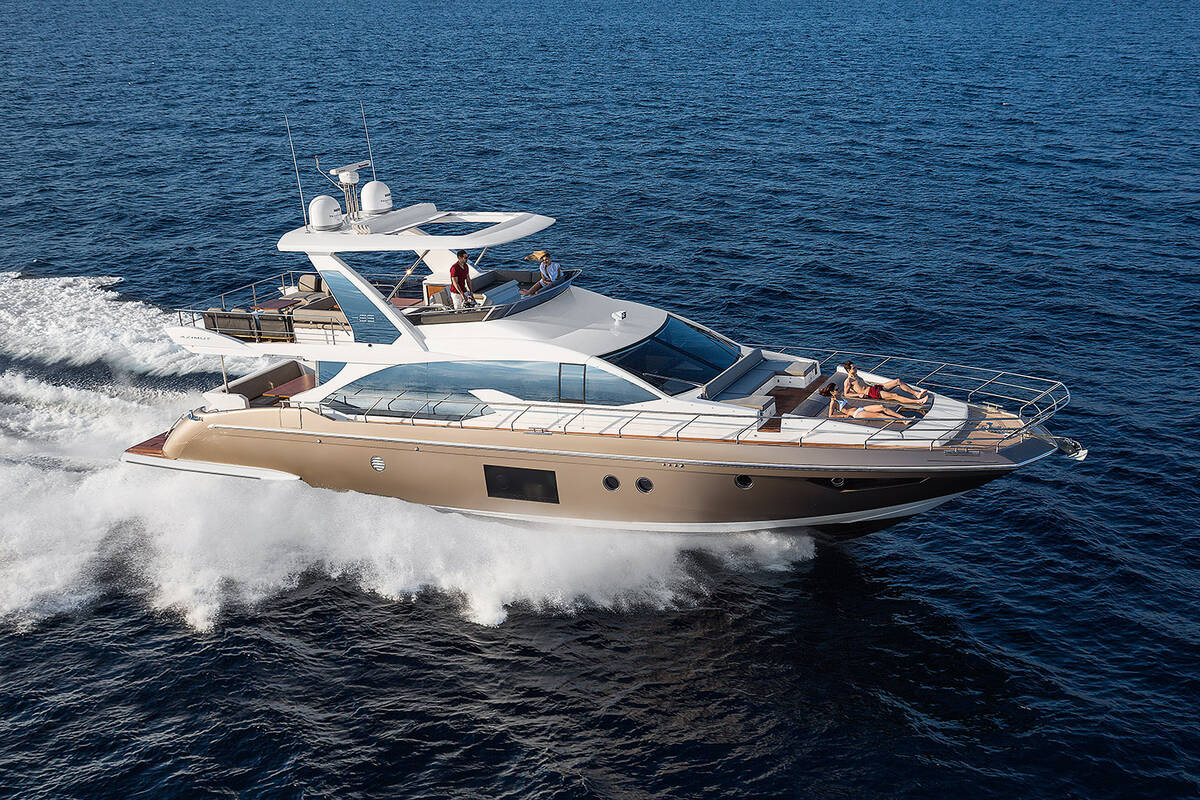 Экстерьер Azimut 66F