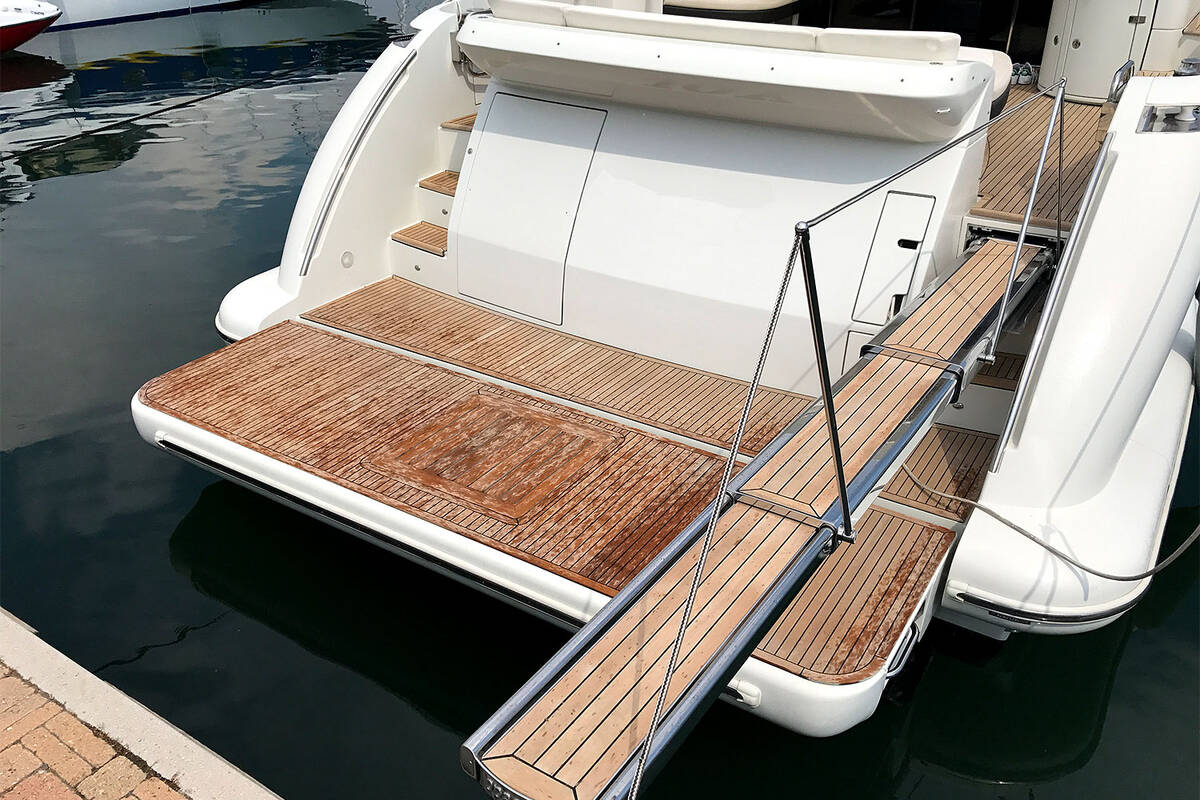 Azimut 62S 2008 - 80 m/h (!)