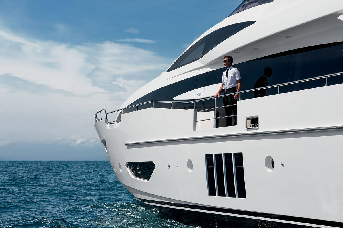 Экстерьер Azimut Grande 30METRI