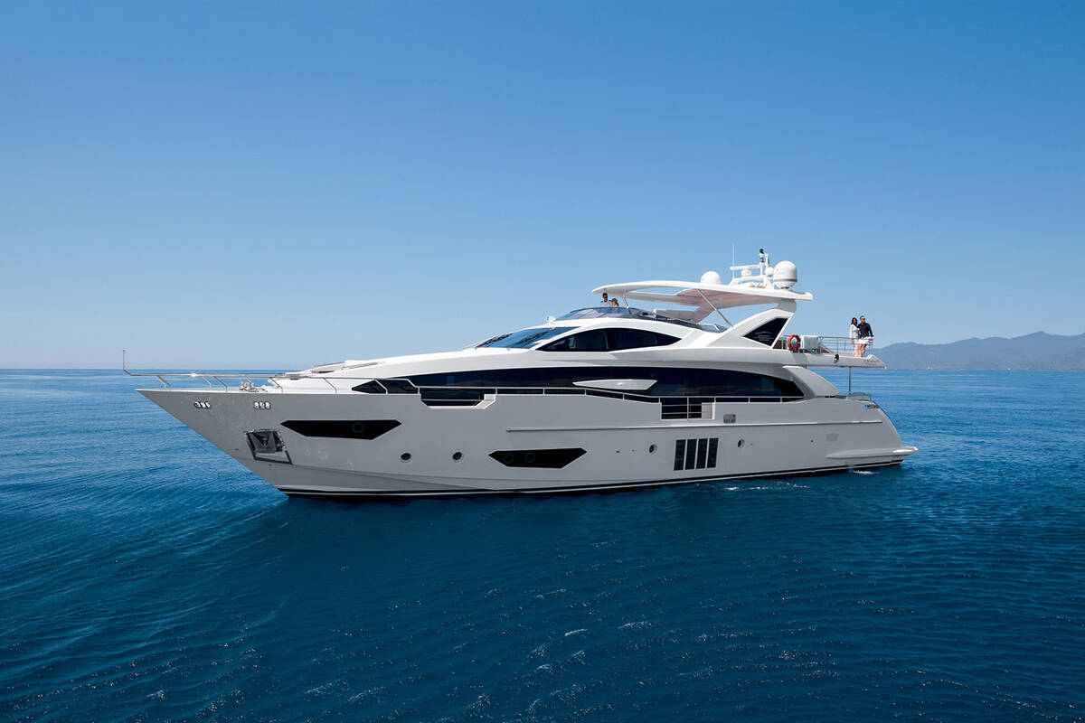 Экстерьер Azimut Grande 30METRI