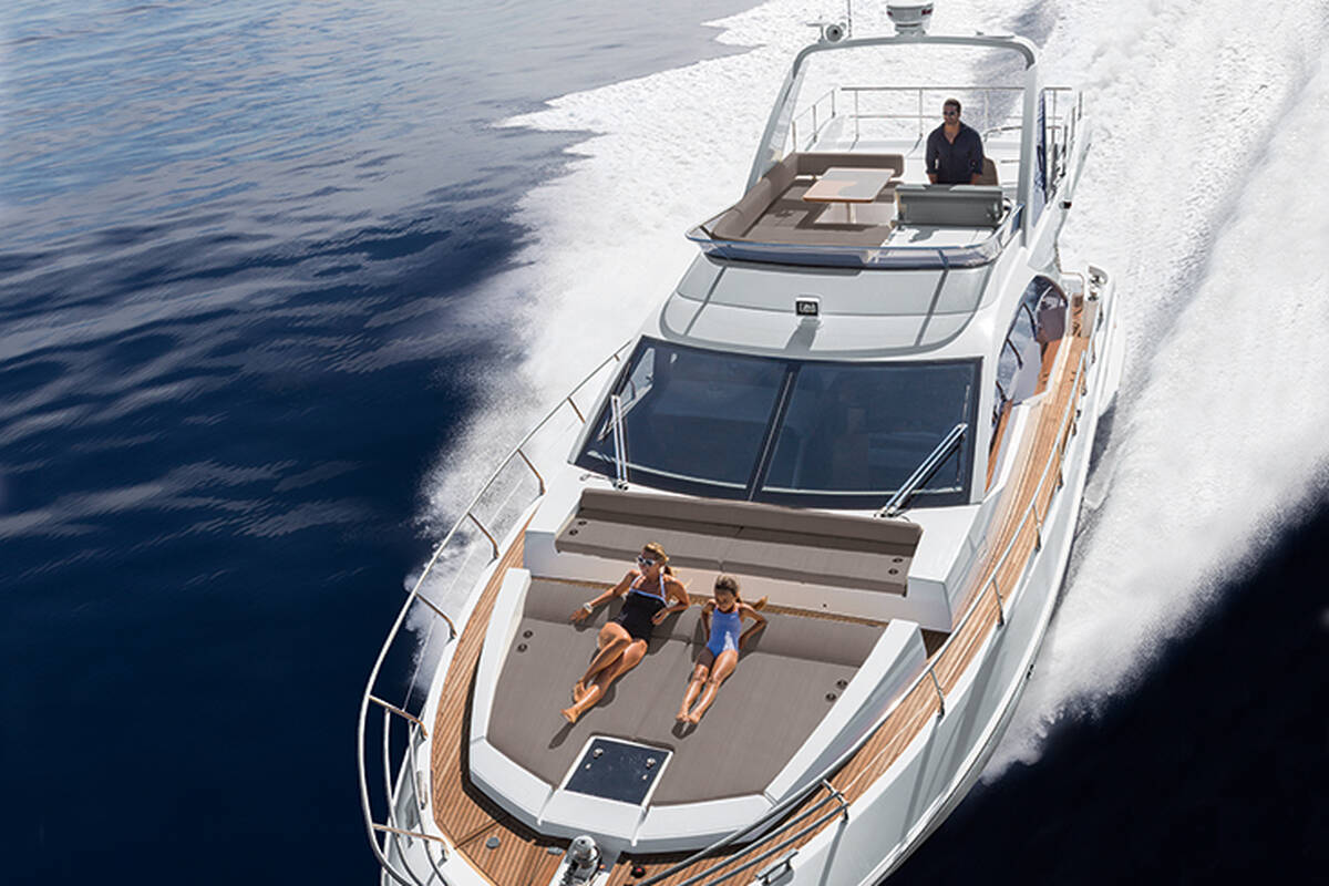 Экстерьер Azimut Flybridge 50