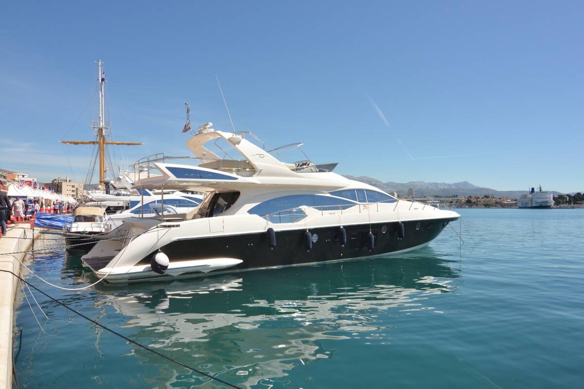 Экстерьер Azimut 70 2009