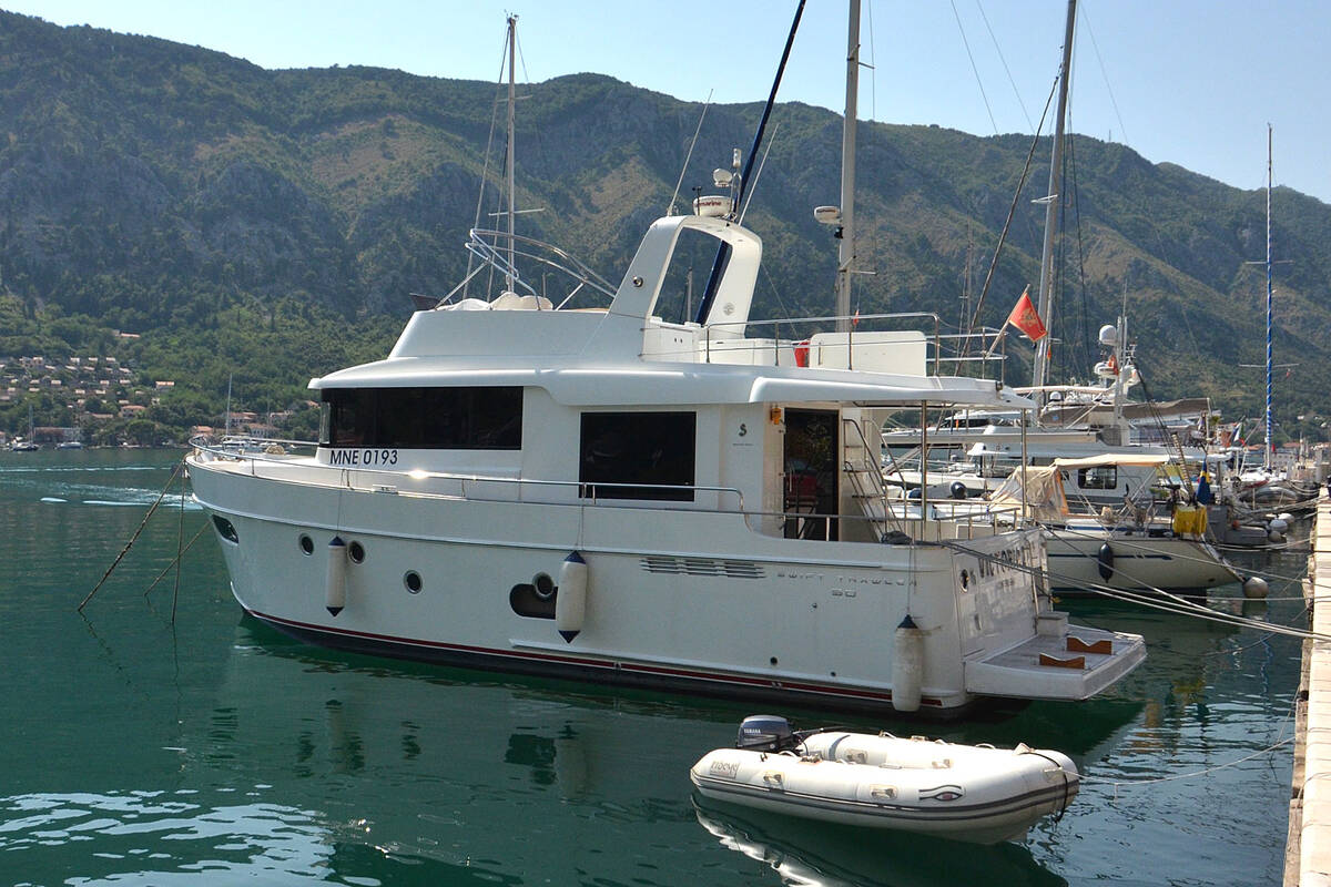 Экстерьер Beneteau Swift Trawler 50, 2014