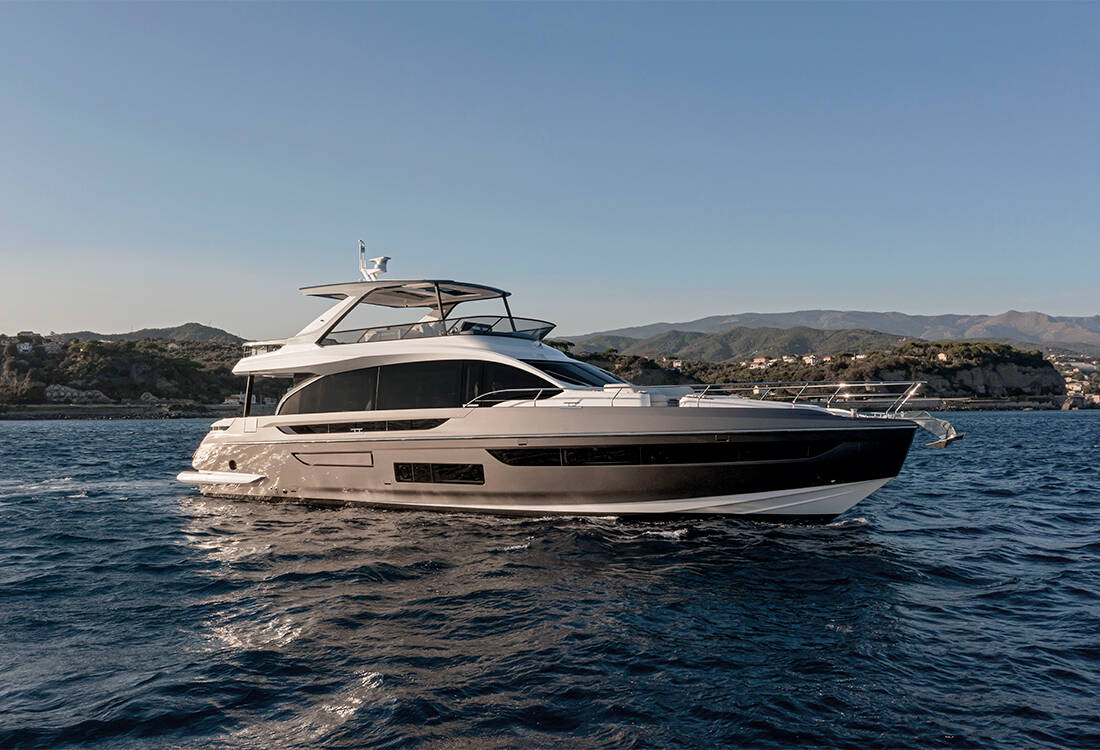 Azimut представили новую Fly 72 на выставке в Каннах