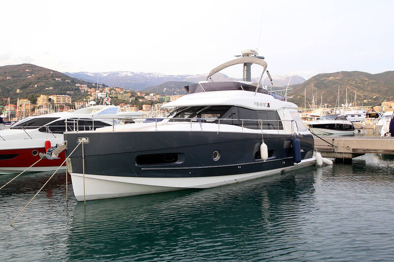 Экстерьер Magellano 43 Fly