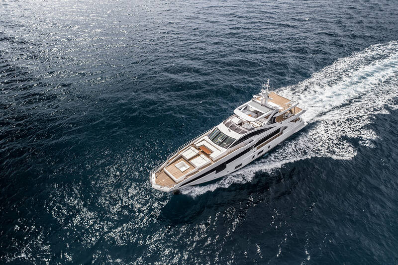 Экстерьер Azimut Grande 35 METRI