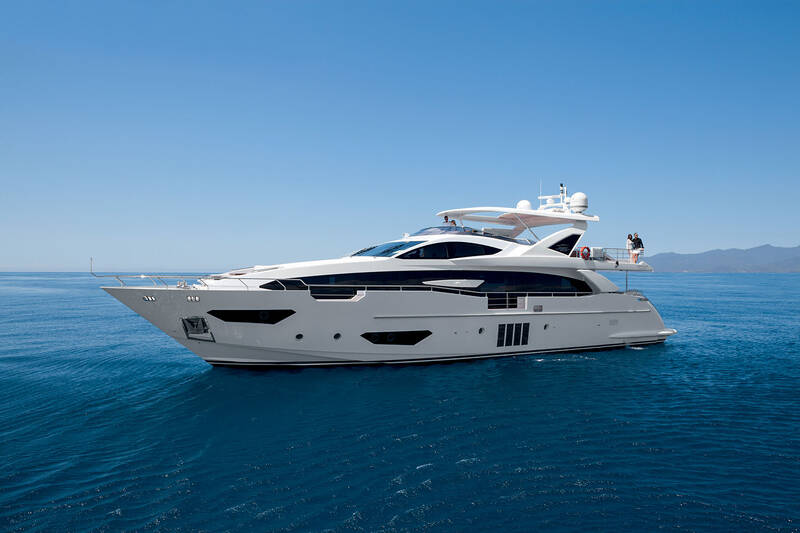 Экстерьер Azimut Grande 30METRI