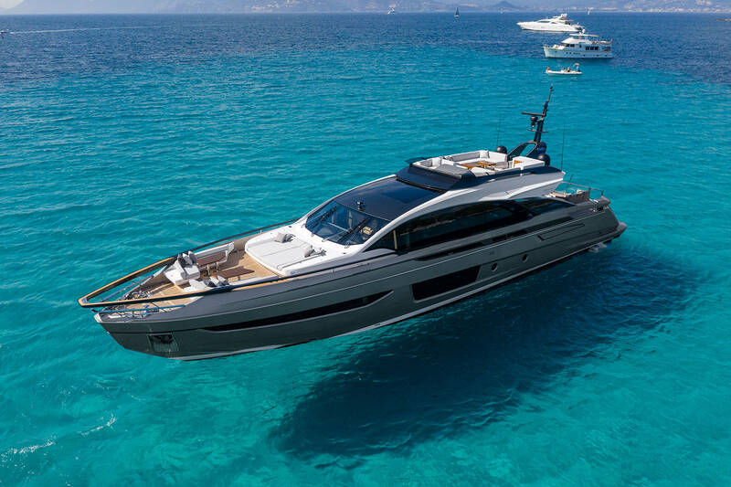 Экстерьер Azimut Grande S10