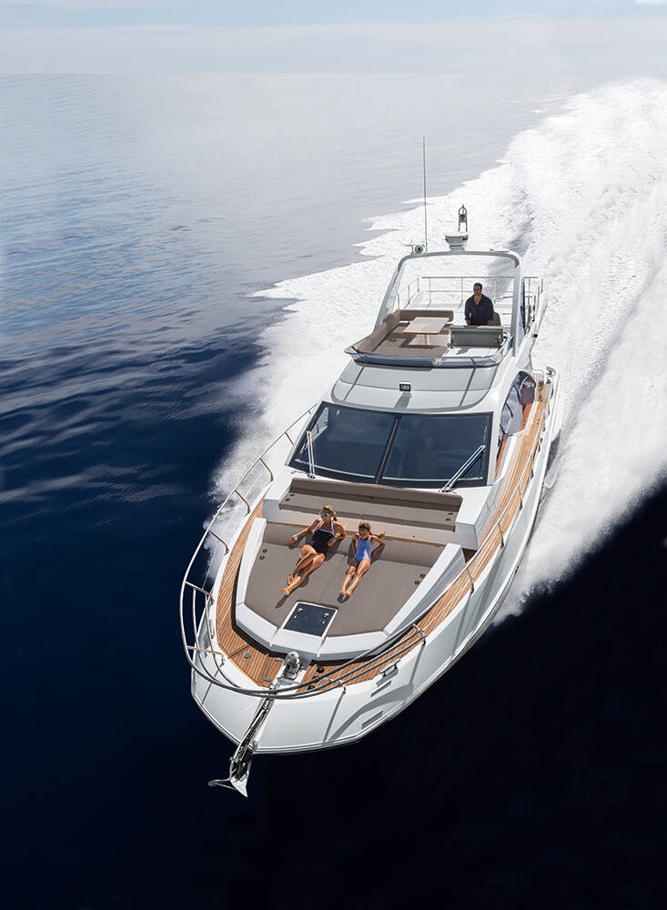 Экстерьер Azimut Flybridge 50