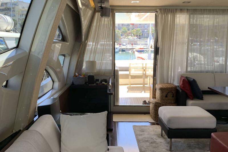 Салон Azimut 86S