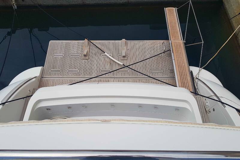 Azimut 64 2015