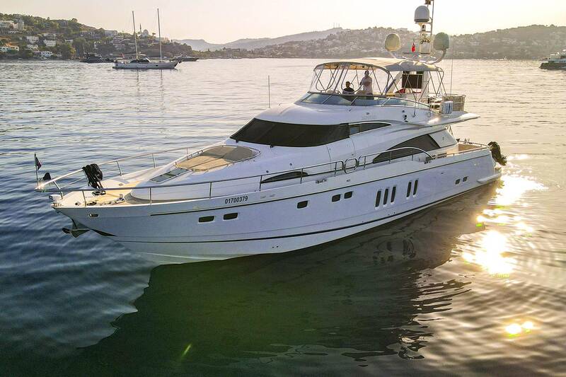 Экстерьер Fairline Squadron 74 M/Y "SEVEN"