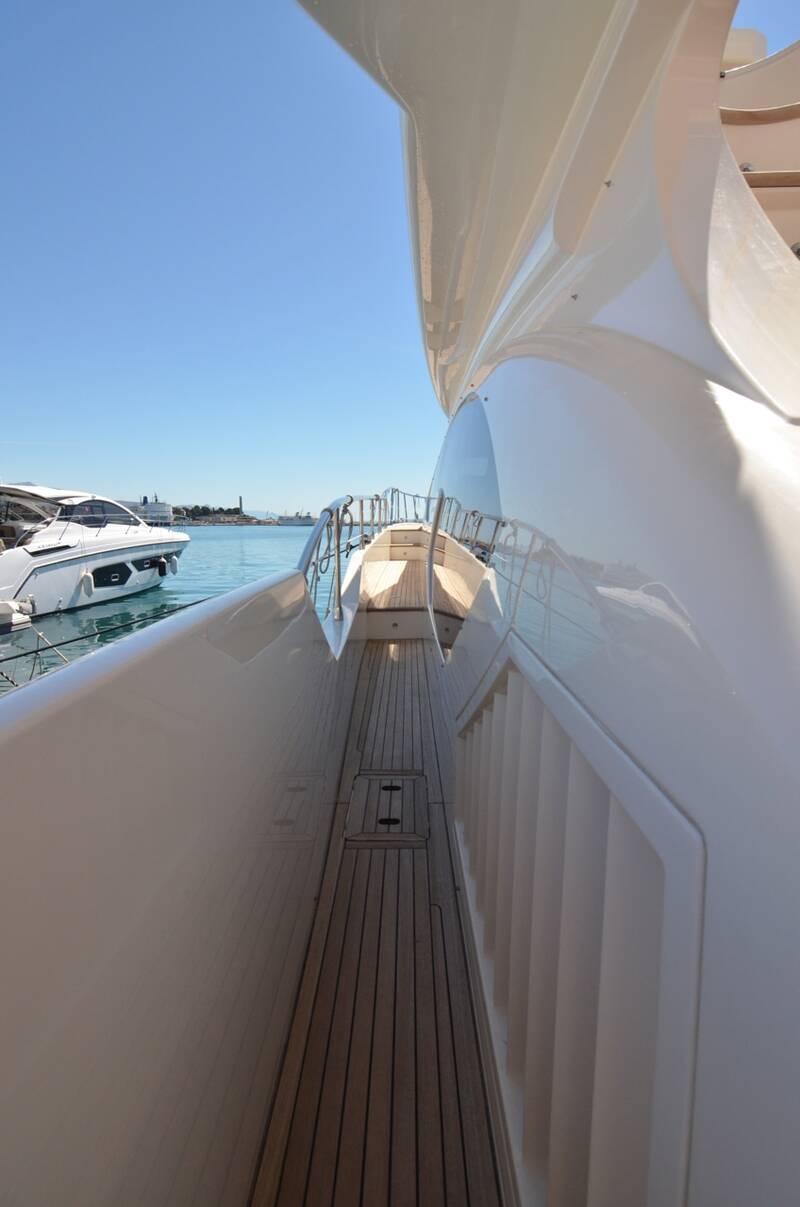 Экстерьер Azimut 70 2009