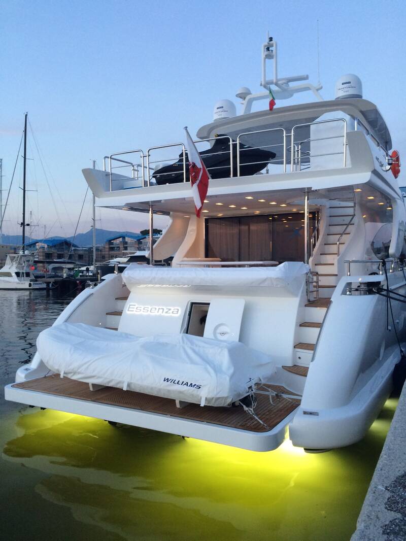 Экстерьер Azimut 84, 2015