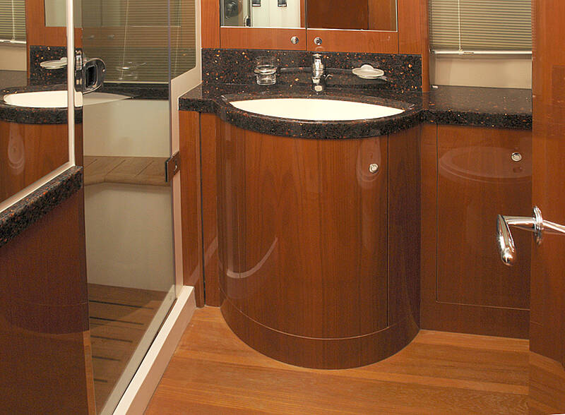 Санузел Princess 67 (2007)